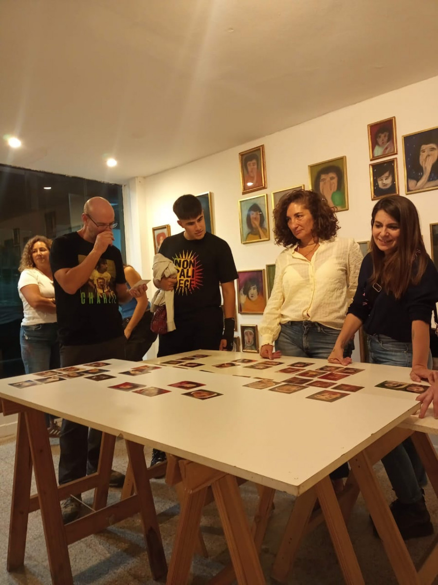 A dialogue through the Tarot, allowing the work to speak