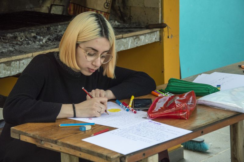 Actividad de escritura durante el encuentro conEugenia Calvo.