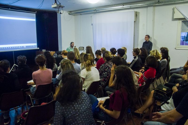 Foto del público de la charla