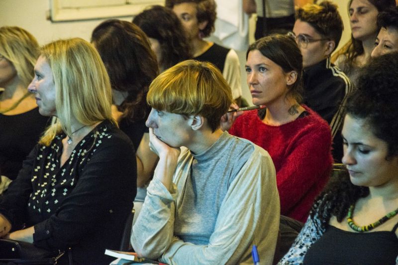 Algunos asistentes a la charla